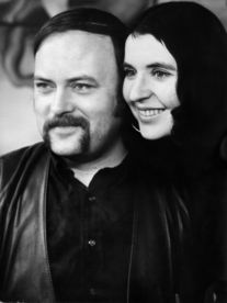 Maina-Miriam Munsky und Peter Sorge